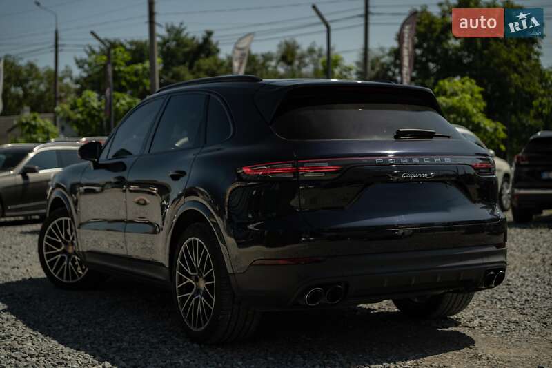 Внедорожник / Кроссовер Porsche Cayenne 2019 в Черновцах