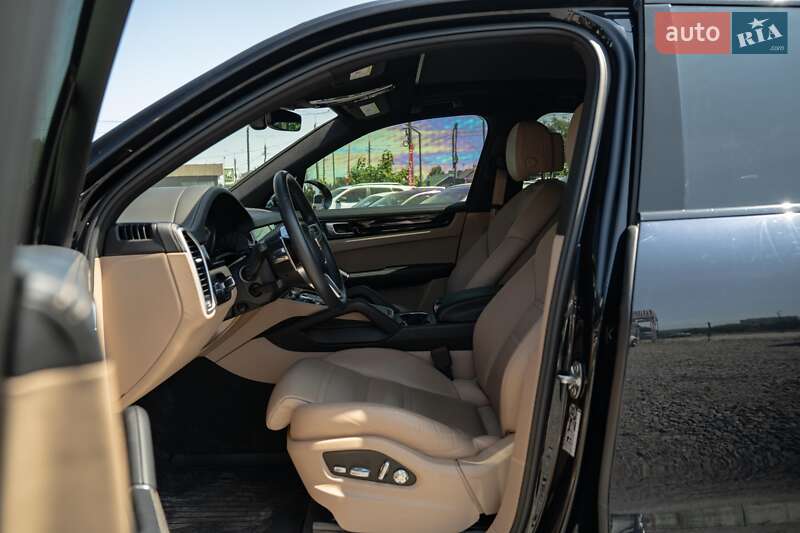 Внедорожник / Кроссовер Porsche Cayenne 2019 в Черновцах