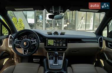 Внедорожник / Кроссовер Porsche Cayenne 2019 в 