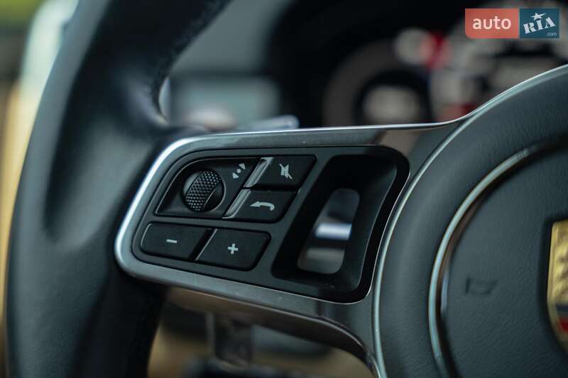 Внедорожник / Кроссовер Porsche Cayenne 2019 в Черновцах