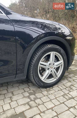 Внедорожник / Кроссовер Porsche Cayenne 2010 в 