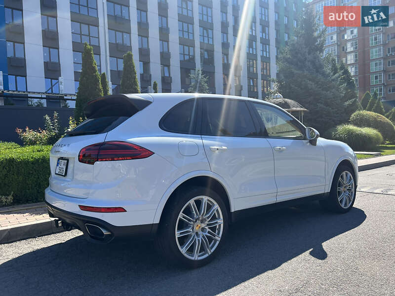 Внедорожник / Кроссовер Porsche Cayenne 2016 в Днепре
