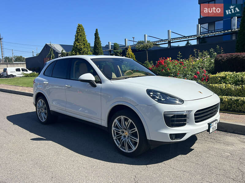 Внедорожник / Кроссовер Porsche Cayenne 2016 в Днепре