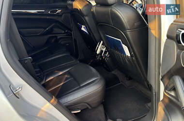 Внедорожник / Кроссовер Porsche Cayenne 2013 в 