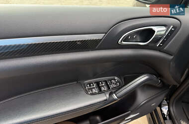 Внедорожник / Кроссовер Porsche Cayenne 2014 в 