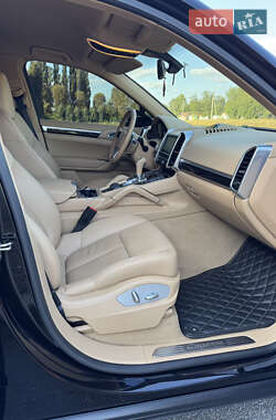Внедорожник / Кроссовер Porsche Cayenne 2014 в 