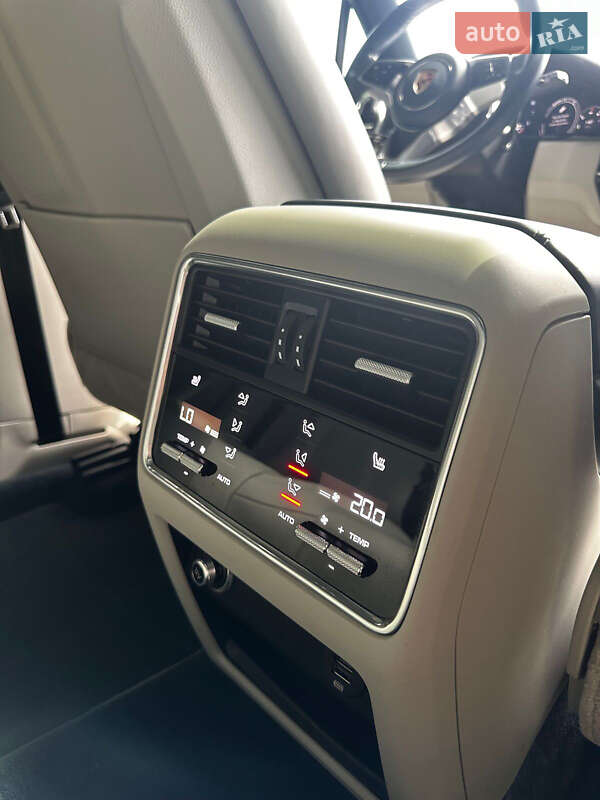 Позашляховик / Кросовер Porsche Cayenne 2019 в Львові