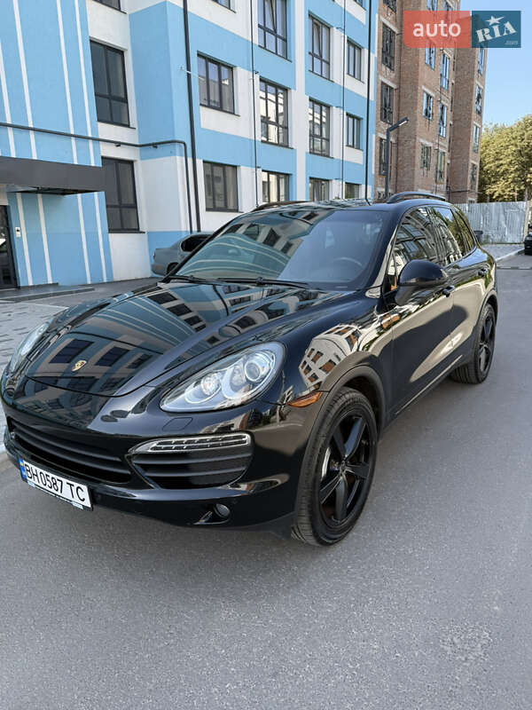 Позашляховик / Кросовер Porsche Cayenne 2011 в Рівному