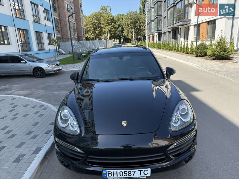 Позашляховик / Кросовер Porsche Cayenne 2011 в Рівному