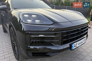 Внедорожник / Кроссовер Porsche Cayenne 2024 в 