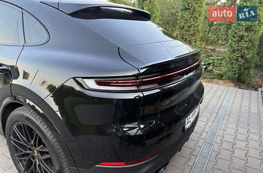 Внедорожник / Кроссовер Porsche Cayenne 2024 в 