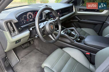 Внедорожник / Кроссовер Porsche Cayenne 2024 в 