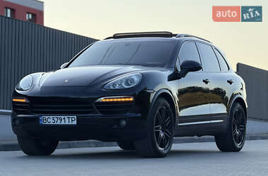Внедорожник / Кроссовер Porsche Cayenne 2012 в 