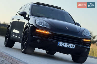 Внедорожник / Кроссовер Porsche Cayenne 2012 в 