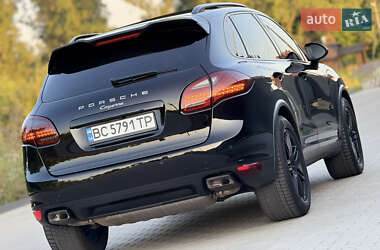 Внедорожник / Кроссовер Porsche Cayenne 2012 в 