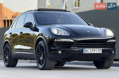 Внедорожник / Кроссовер Porsche Cayenne 2012 в 