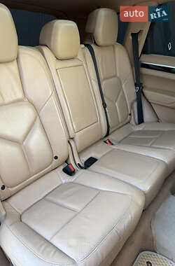 Внедорожник / Кроссовер Porsche Cayenne 2012 в 