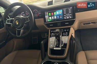 Позашляховик / Кросовер Porsche Cayenne 2018 в 