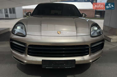 Позашляховик / Кросовер Porsche Cayenne 2018 в 