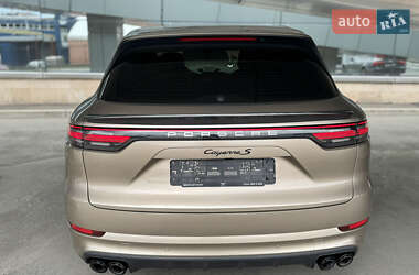 Позашляховик / Кросовер Porsche Cayenne 2018 в 