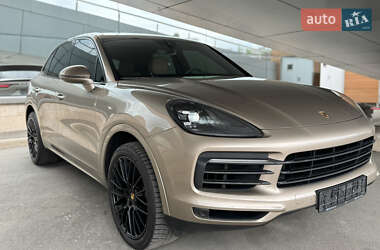 Позашляховик / Кросовер Porsche Cayenne 2018 в 