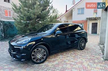 Внедорожник / Кроссовер Porsche Cayenne 2015 в 