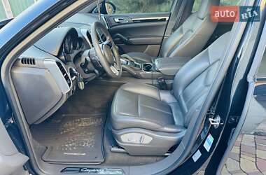Внедорожник / Кроссовер Porsche Cayenne 2015 в 