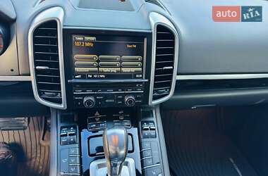 Внедорожник / Кроссовер Porsche Cayenne 2015 в 
