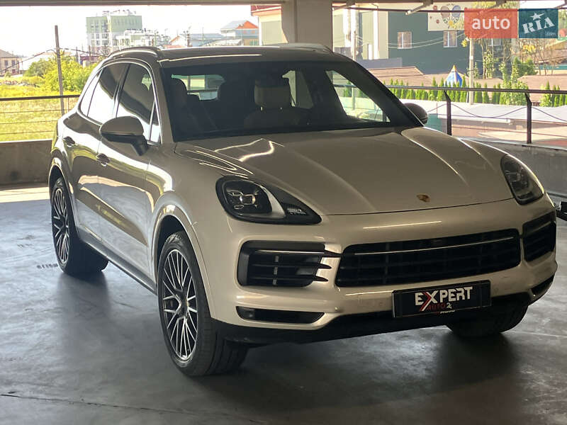 Porsche Cayenne 2021