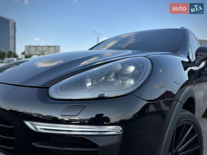 Позашляховик / Кросовер Porsche Cayenne 2017 в Києві