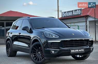 Внедорожник / Кроссовер Porsche Cayenne 2017 в 