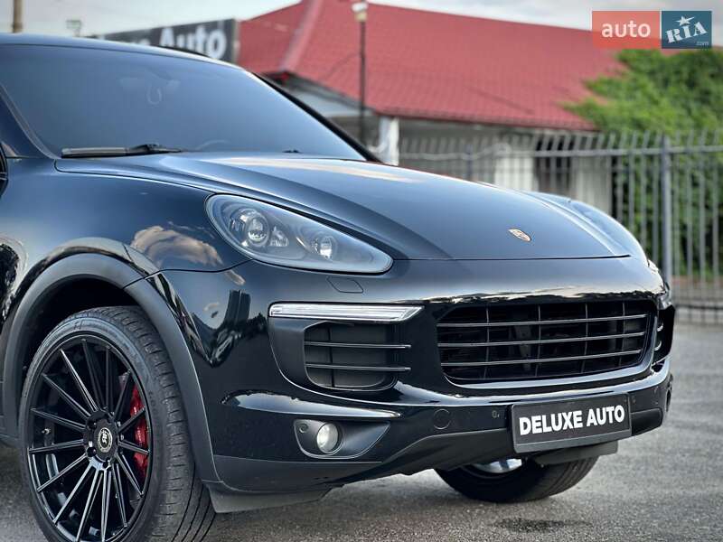 Позашляховик / Кросовер Porsche Cayenne 2017 в Києві