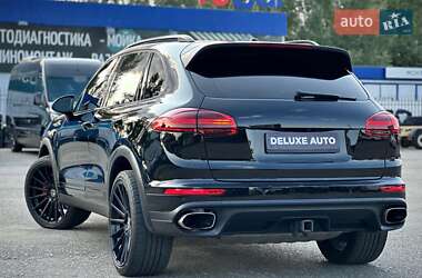 Внедорожник / Кроссовер Porsche Cayenne 2017 в 