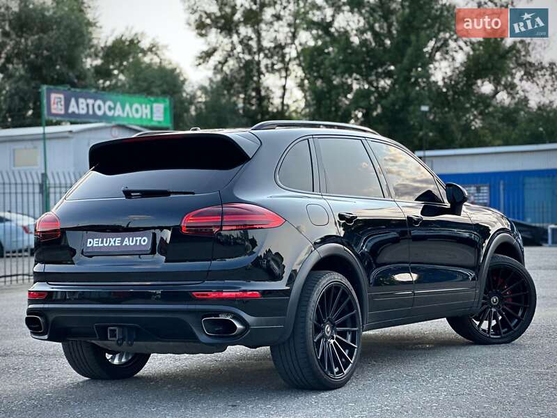 Позашляховик / Кросовер Porsche Cayenne 2017 в Києві
