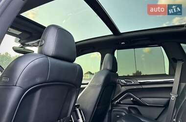 Внедорожник / Кроссовер Porsche Cayenne 2017 в 