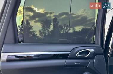 Внедорожник / Кроссовер Porsche Cayenne 2017 в 