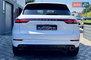 Внедорожник / Кроссовер Porsche Cayenne 2018 в 