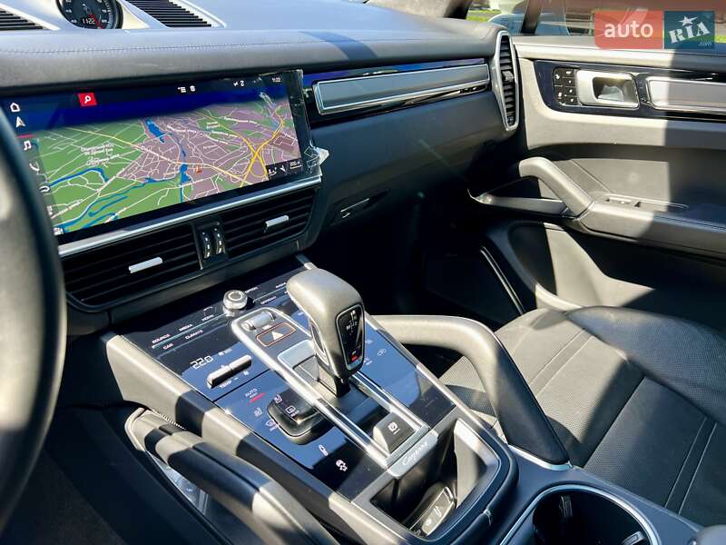 Внедорожник / Кроссовер Porsche Cayenne 2018 в Киеве