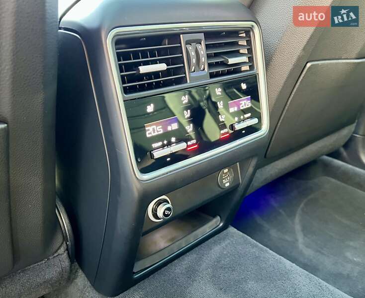 Внедорожник / Кроссовер Porsche Cayenne 2018 в Киеве