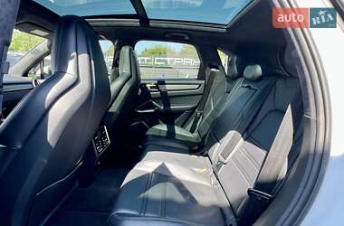 Внедорожник / Кроссовер Porsche Cayenne 2018 в 