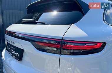 Внедорожник / Кроссовер Porsche Cayenne 2018 в 
