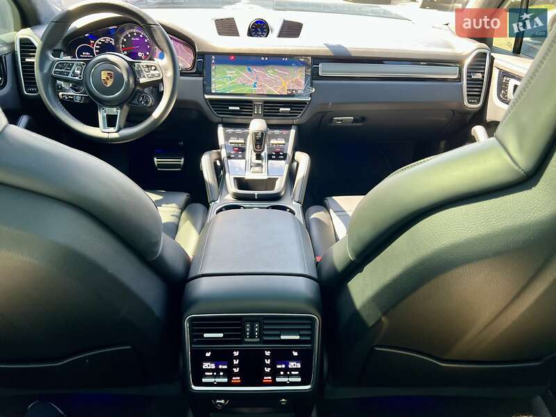 Внедорожник / Кроссовер Porsche Cayenne 2018 в Киеве