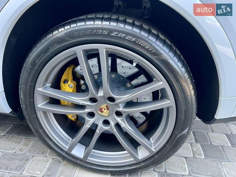 Внедорожник / Кроссовер Porsche Cayenne 2018 в Киеве