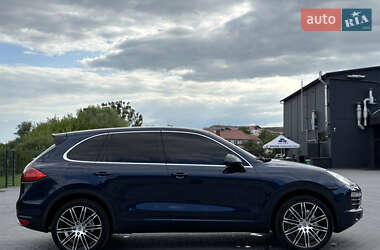 Внедорожник / Кроссовер Porsche Cayenne 2012 в 