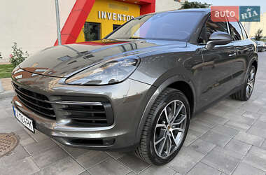 Внедорожник / Кроссовер Porsche Cayenne 2019 в Киеве