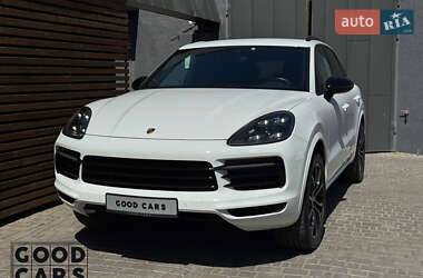 Внедорожник / Кроссовер Porsche Cayenne 2018 в 