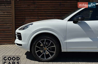 Внедорожник / Кроссовер Porsche Cayenne 2018 в 