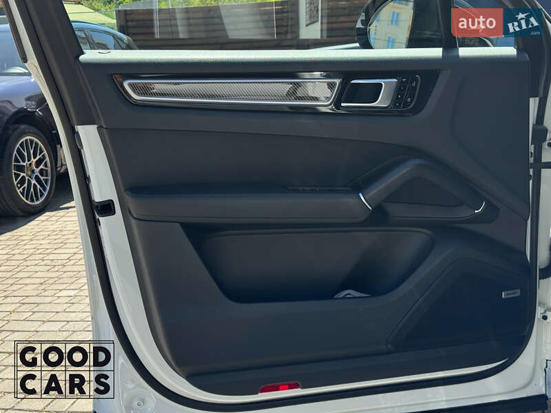 Позашляховик / Кросовер Porsche Cayenne 2018 в Одесі