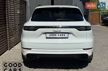Внедорожник / Кроссовер Porsche Cayenne 2018 в 