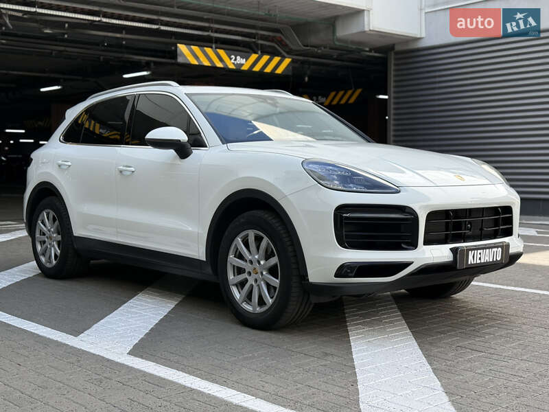 Внедорожник / Кроссовер Porsche Cayenne 2018 в Киеве